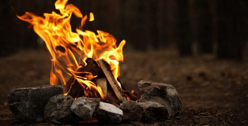Camping y fogón nocturno